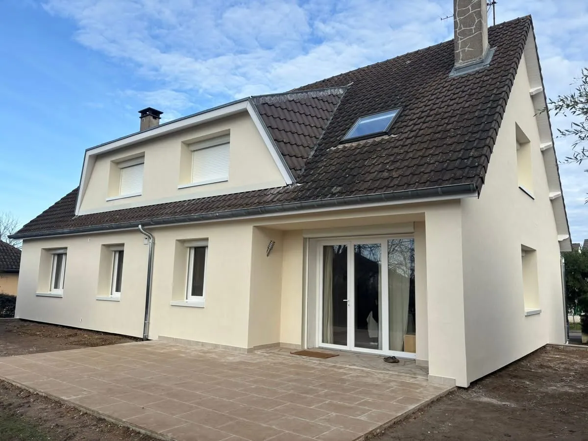 Isolation par l’extérieur à Avallon (2025) : façade côté jardin