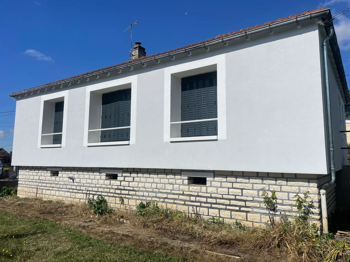 Isolation par l’extérieur à Auxerre (2025) : façade latérale