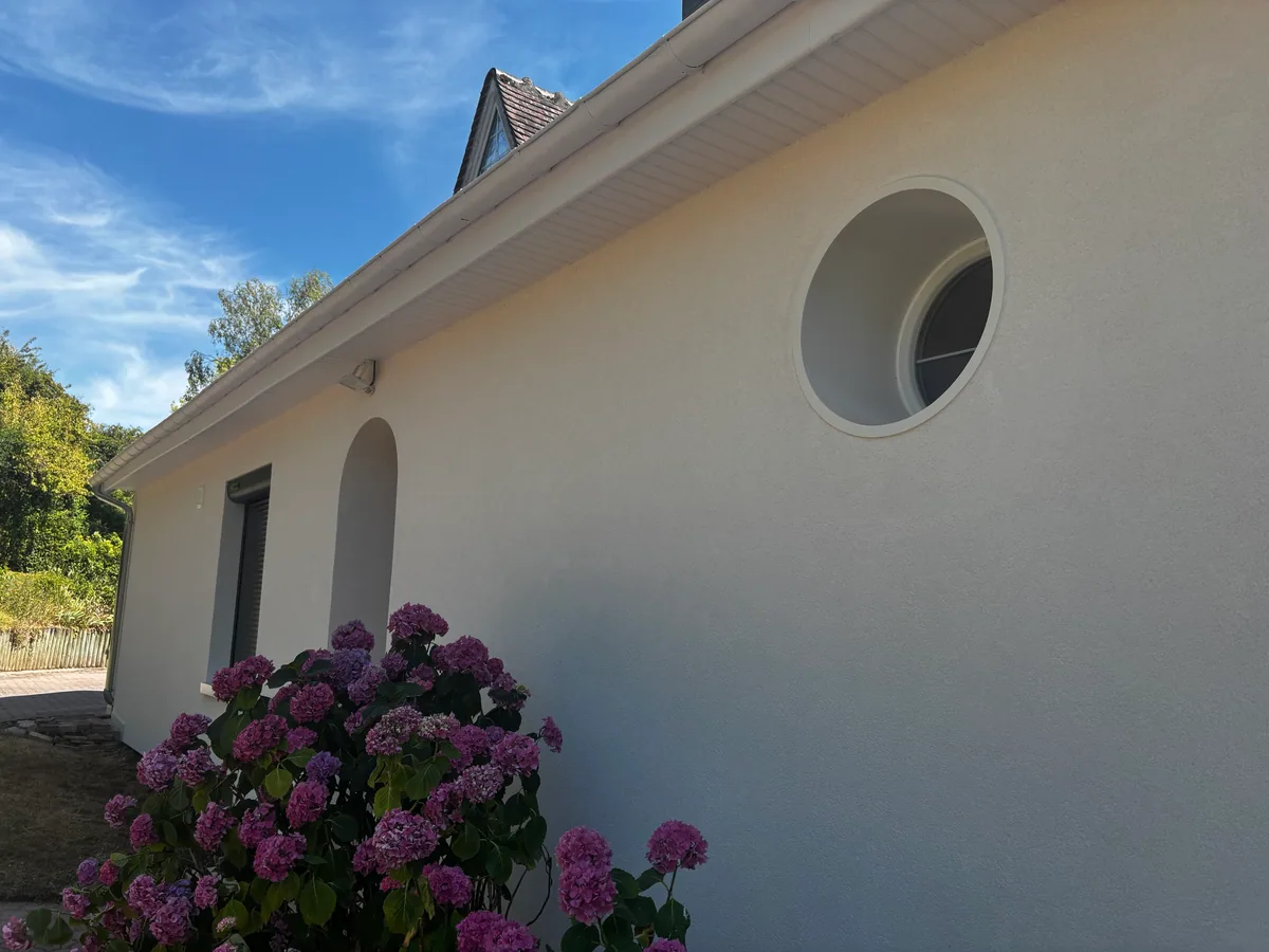 Isolation par l’extérieur à Joigny (2026) : façade latérale