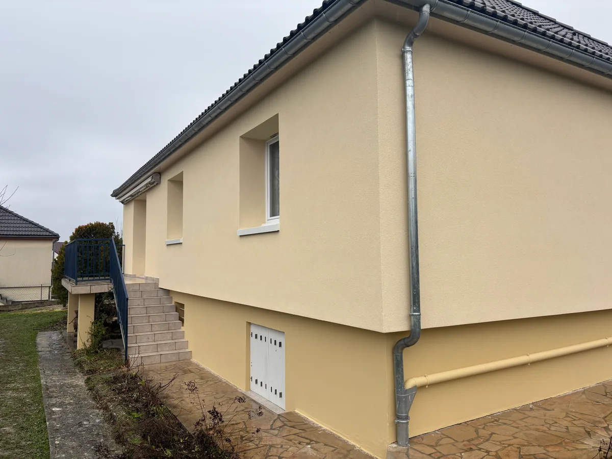 Isolation par l’extérieur à Saint-Georges-sur-Baulche (2025) : façade latérale