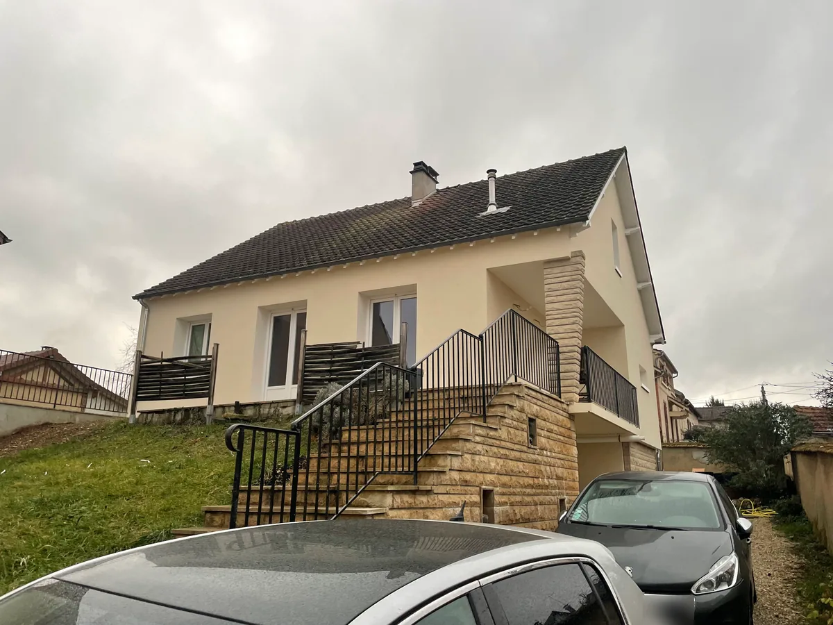 Isolation par l’extérieur à Auxerre (2023) : façade sur rue