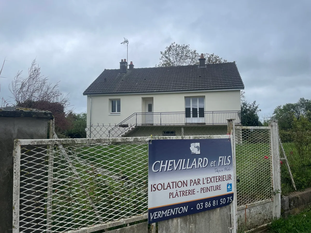 Isolation par l’extérieur à Avallon (2025) : façade sur rue