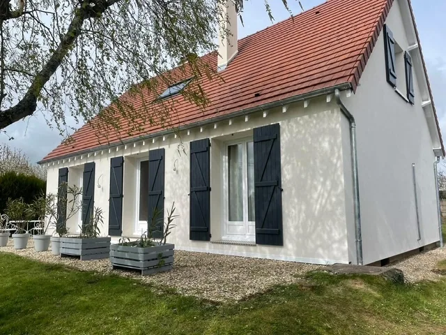Isolation par l’extérieur à Charbuy (2021) : façade sur rue