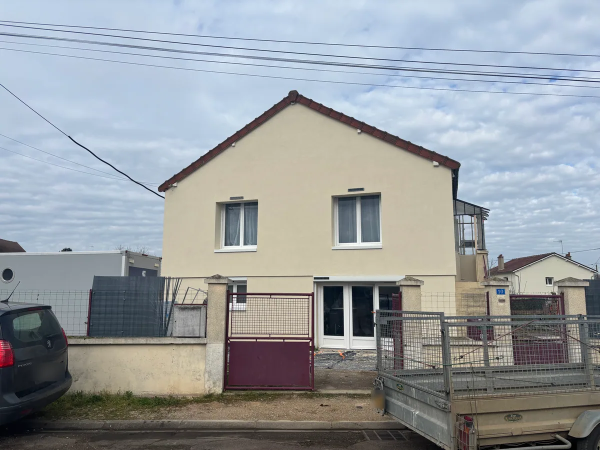 Isolation par l’extérieur à Épineau-les-Voves (2026) : façade sur rue