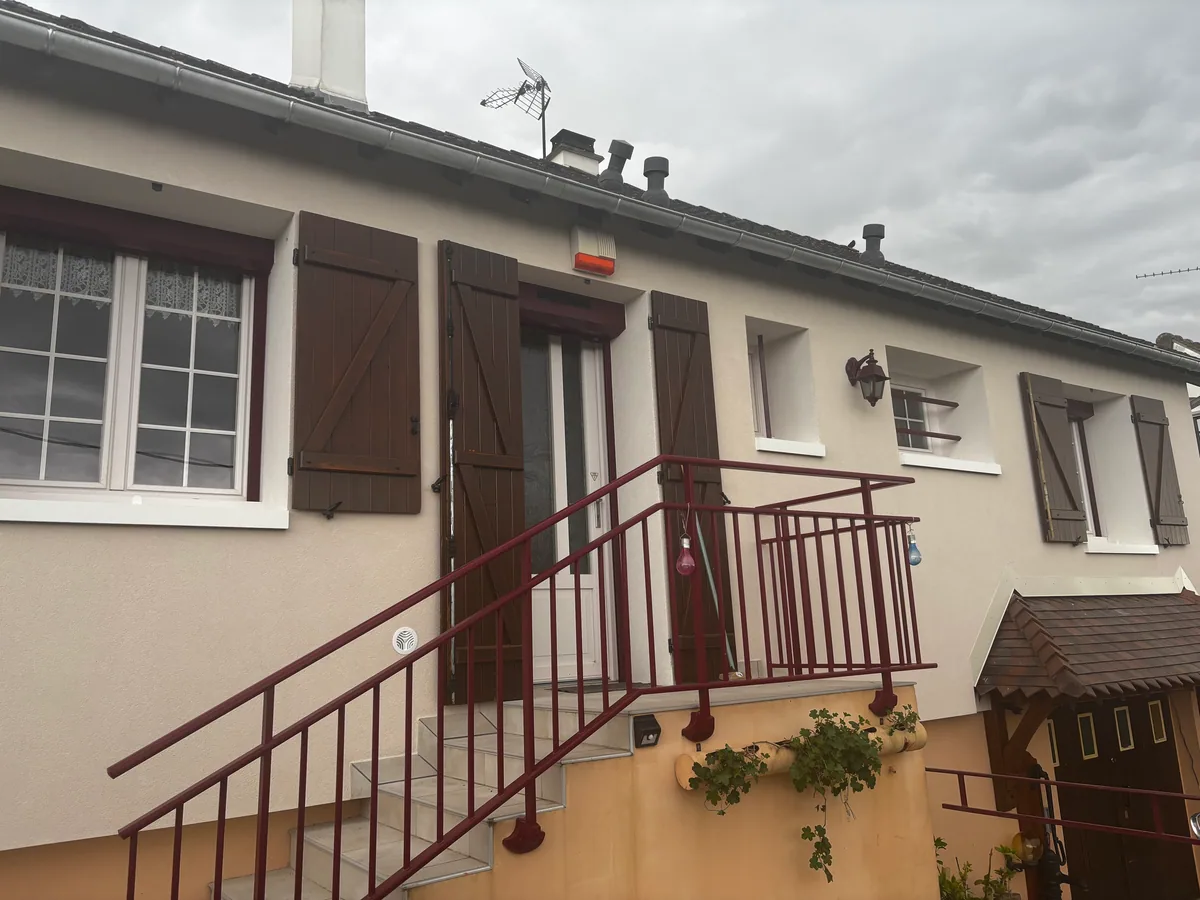 Isolation par l’extérieur à Lindry (2026) : façade sur rue
